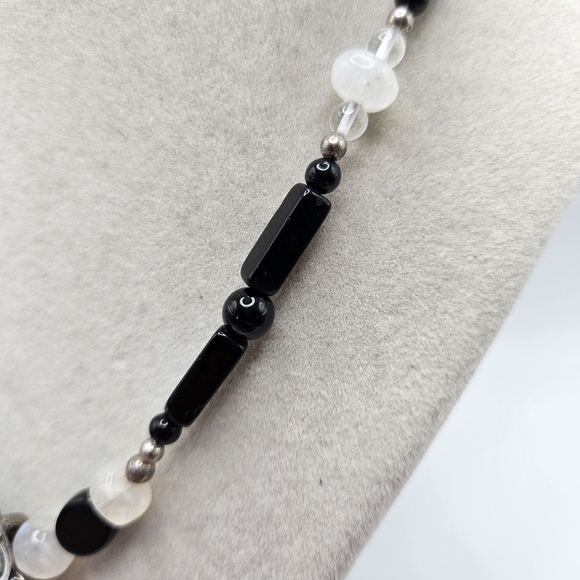 Viking Norse Lion Pendant Glass Black and White Necklace Sterling Silver Clasp - Picture 6 of 7